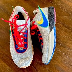 Lebron XX basketball shoes